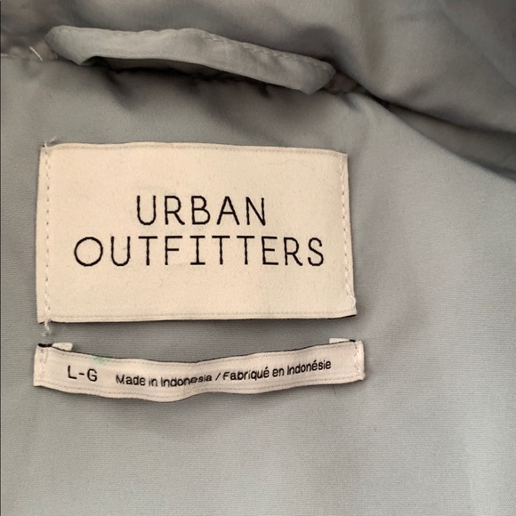 Urban Outfitters Corrine Puffer Vest Size Large Light Blue - Picture 7 of 13